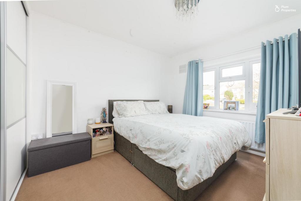 6 Hillcroft Green-9.jpg