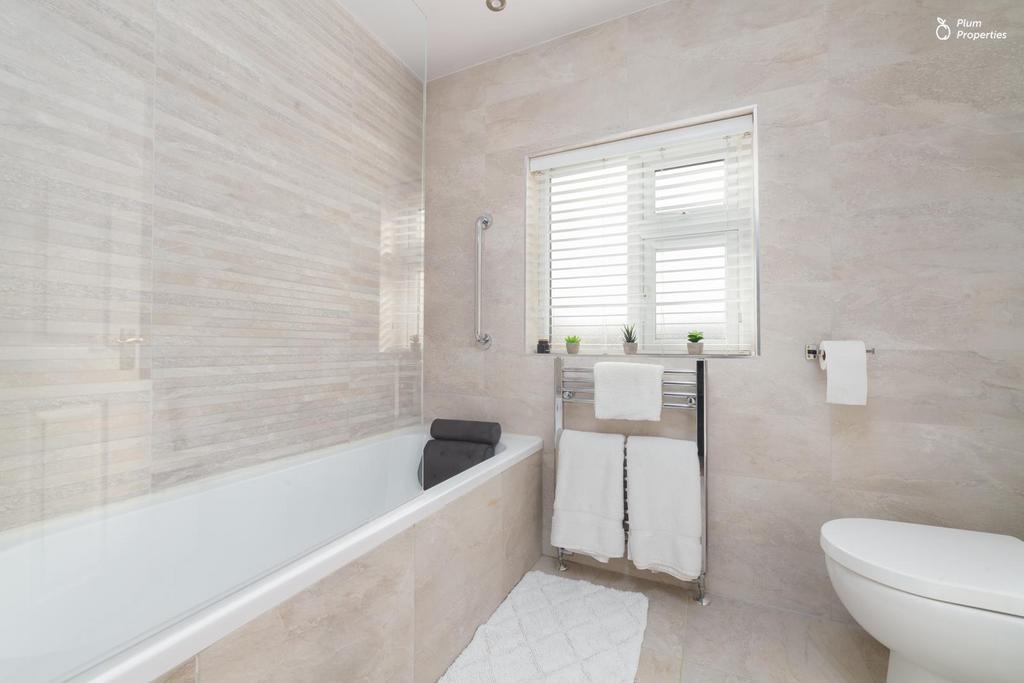 6 Hillcroft Green-6.jpg