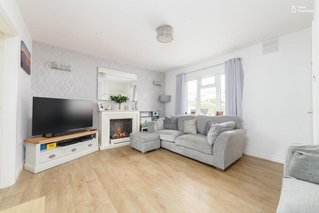 6 Hillcroft Green-5.jpg