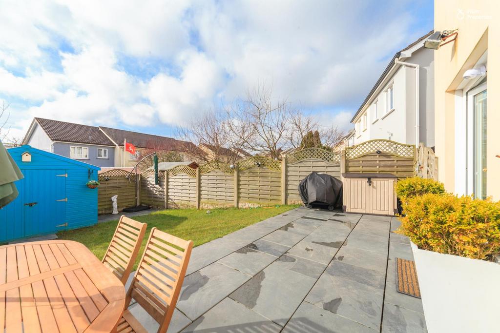 6 Hillcroft Green-15.jpg
