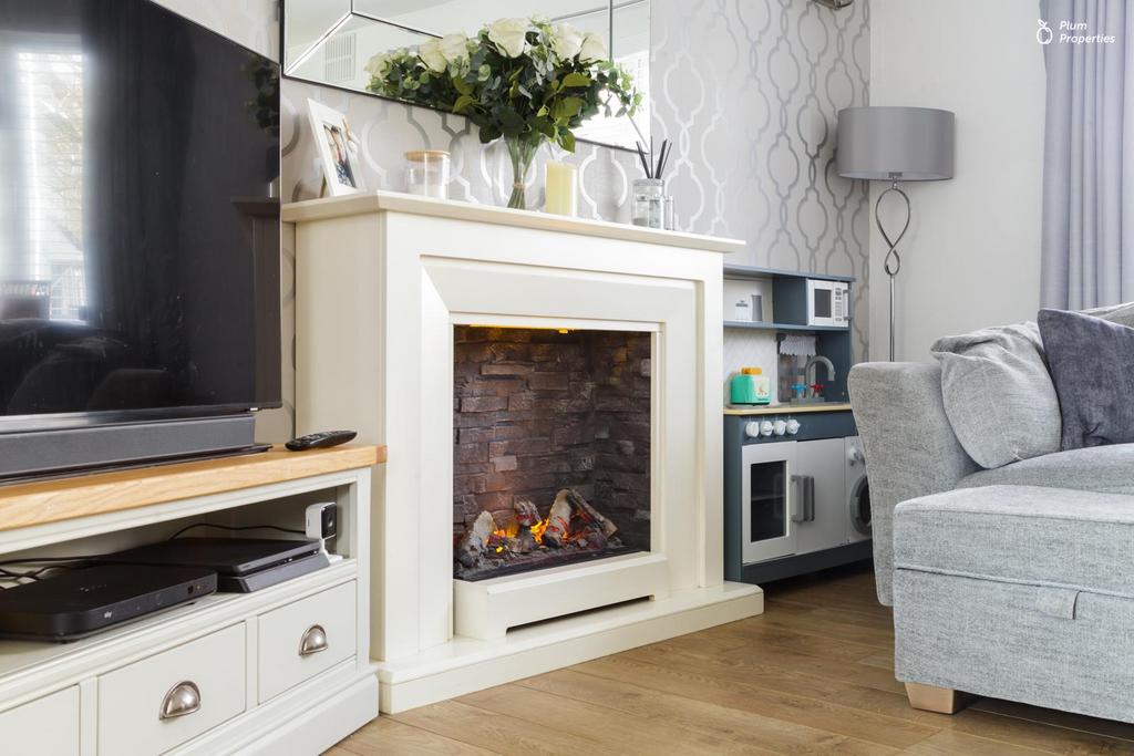 6 Hillcroft Green-16.jpg