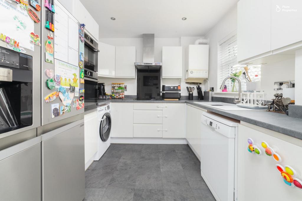 6 Hillcroft Green-2.jpg