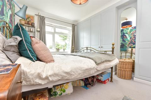 101 Hitchings Way, Reigate, RH2 8EP