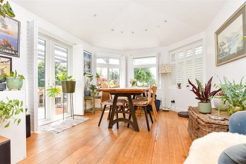 101 Hitchings Way, Reigate, RH2 8EP