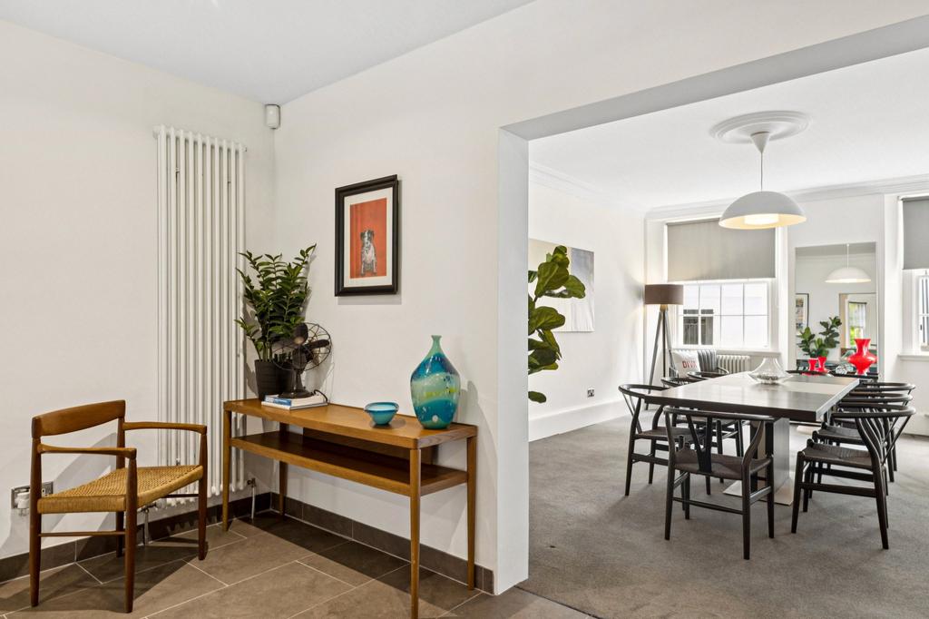 Dining Room (L.G.)