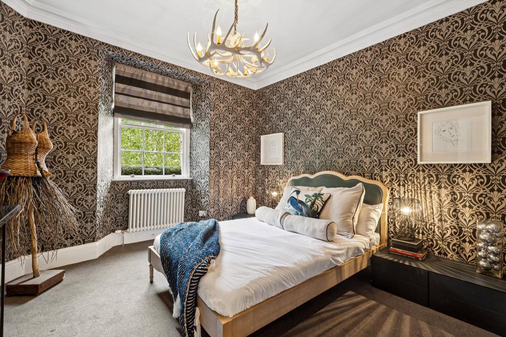 Bedroom 5 (L.G.)