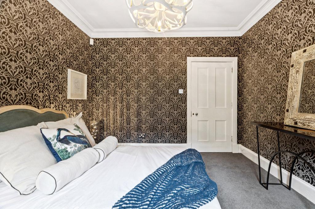 Bedroom 5 (L.G.)