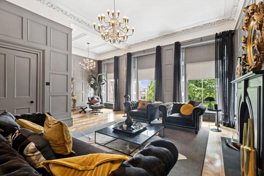 Lounge (1st)