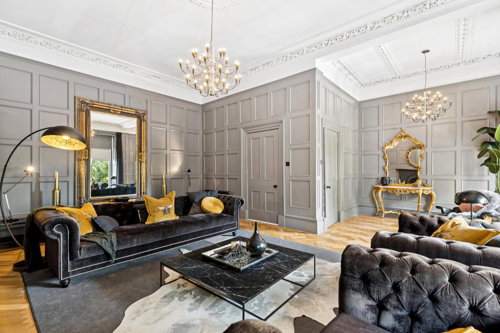 Lounge (1st)