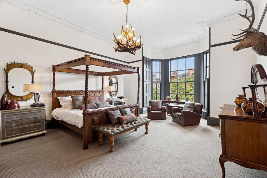 Bedroom 2 (1st)