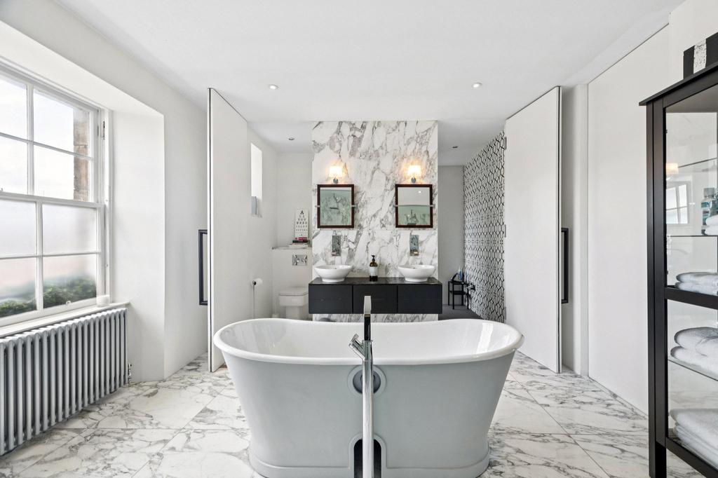 Bed 1 Ensuite (2nd)