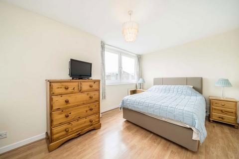 4 bedroom terraced house for sale, Deena Close, London W3