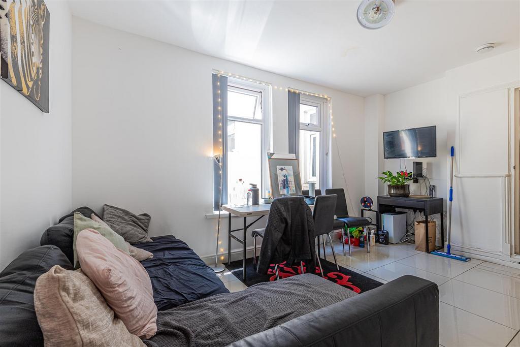 Whitchurch Road 340-15.jpg