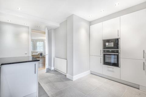 2 bedroom flat for sale, Avenue Lodge, St Johns Wood, NW8