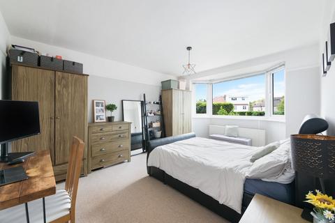 8a The Spinney, Cheam, Sutton, SM3 8JG
