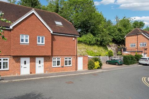 9 Compton Road, Wooburn Green, High Wycombe, HP10 0AW