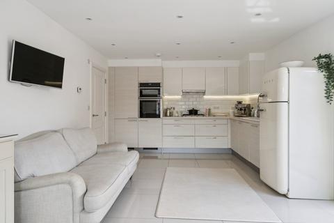 9 Compton Road, Wooburn Green, High Wycombe, HP10 0AW