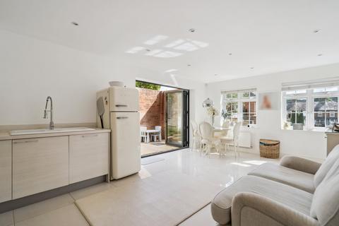 9 Compton Road, Wooburn Green, High Wycombe, HP10 0AW