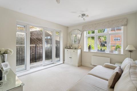 9 Compton Road, Wooburn Green, High Wycombe, HP10 0AW