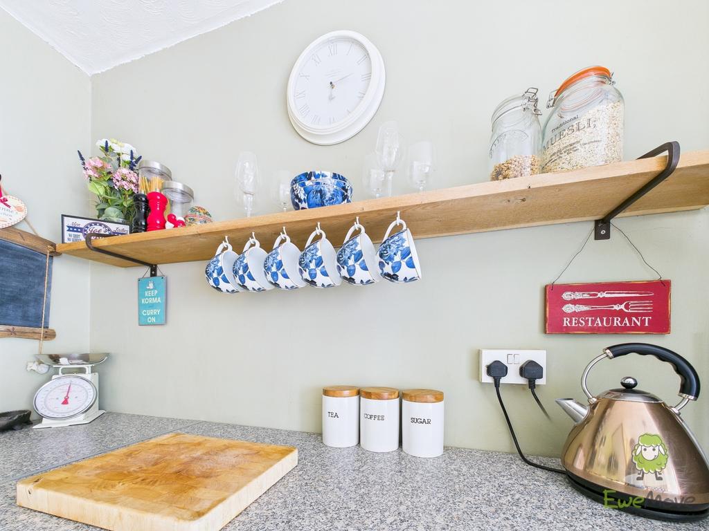 Cam01543 g0 pr0135 still041