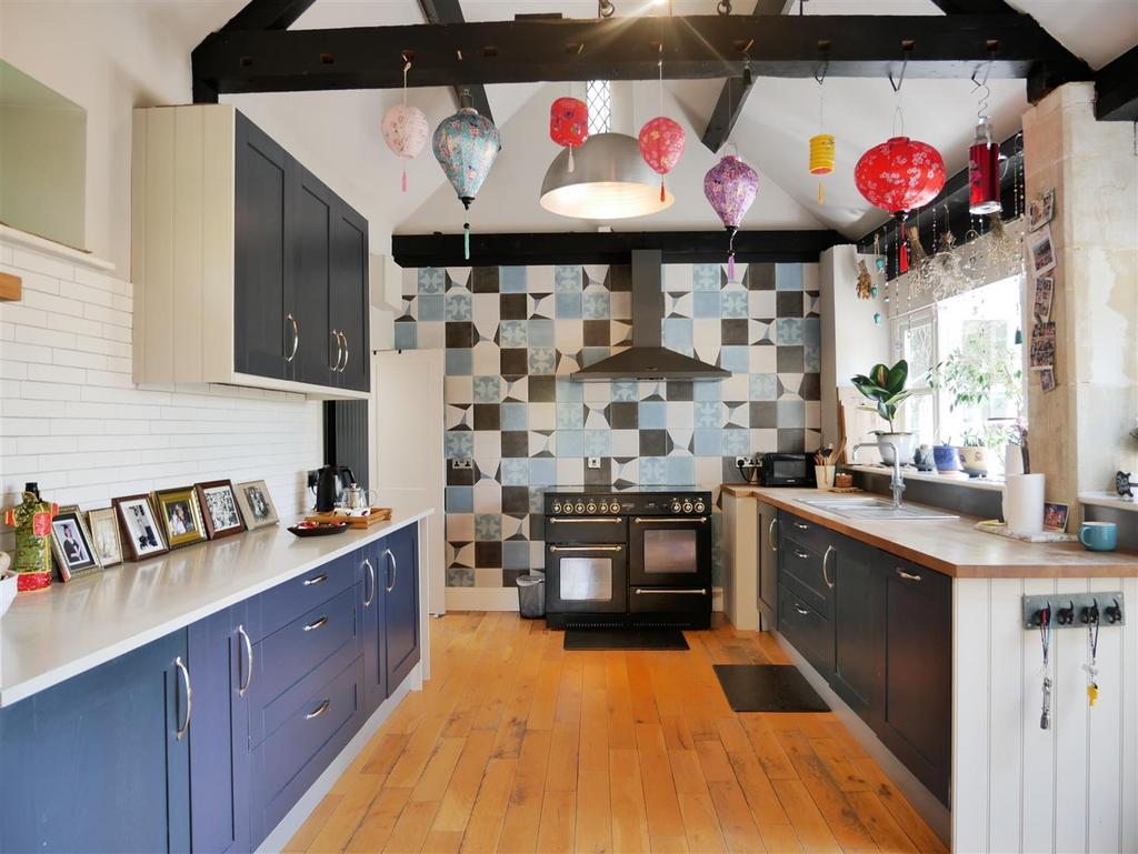 Fitted breakfast kitchen