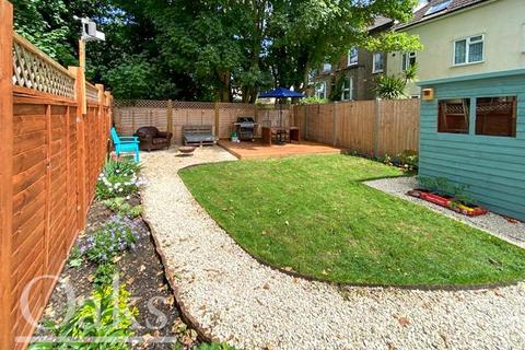 25b Prince Road, London, SE25 6NN