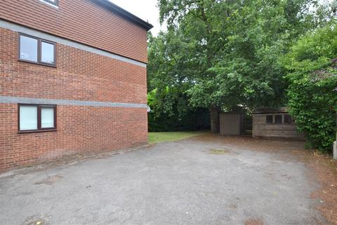 8 Cherberry Close, Fleet, GU51 2TD