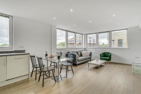 Orchard Road, Richmond, TW9