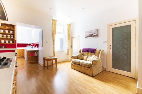 3 bedroom ground floor flat for sale, 72 Broomhill Road, Aberdeen, AB10 6HU