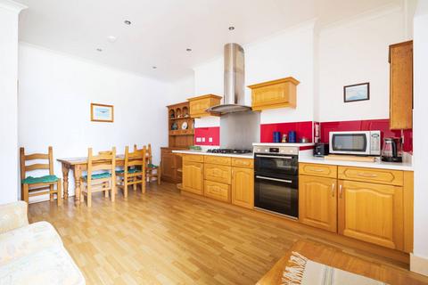 3 bedroom ground floor flat for sale, 72 Broomhill Road, Aberdeen, AB10 6HU