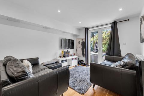 Flat 4, Datchet House Chester Road, Hounslow, TW4 6FB