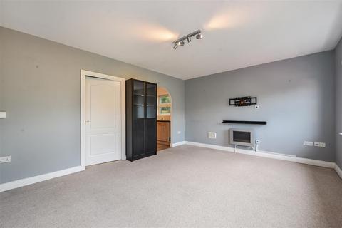 2 bedroom apartment for sale, Mansell Court, Whitchurch