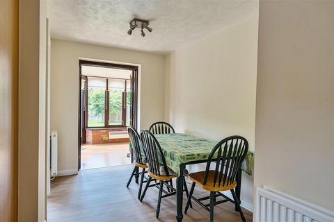 5 bedroom detached house to rent, Tadworth
