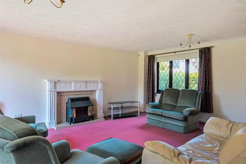 5 bedroom detached house to rent, Tadworth
