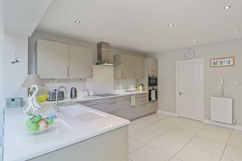 Pond House Cox Lane, Stoke Row, Henley-on-thames, RG9 5QG