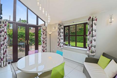 Pond House Cox Lane, Stoke Row, Henley-on-thames, RG9 5QG