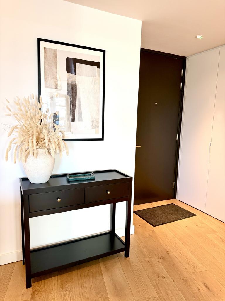 Reception Room (2)