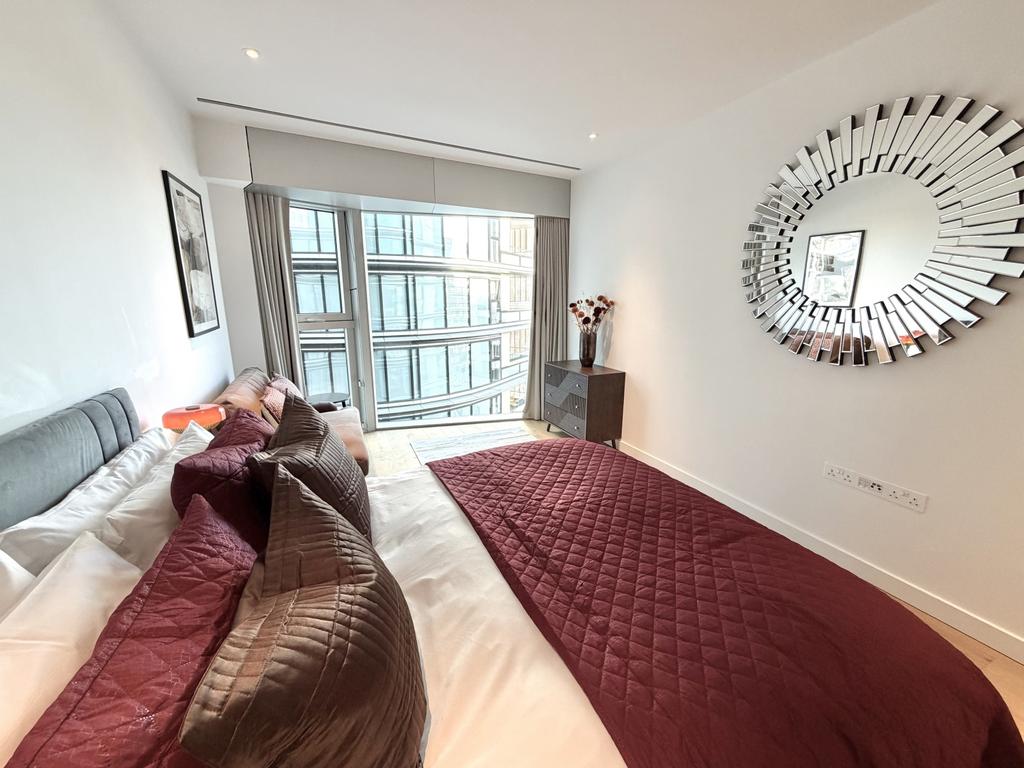 Master Bedroom (4)