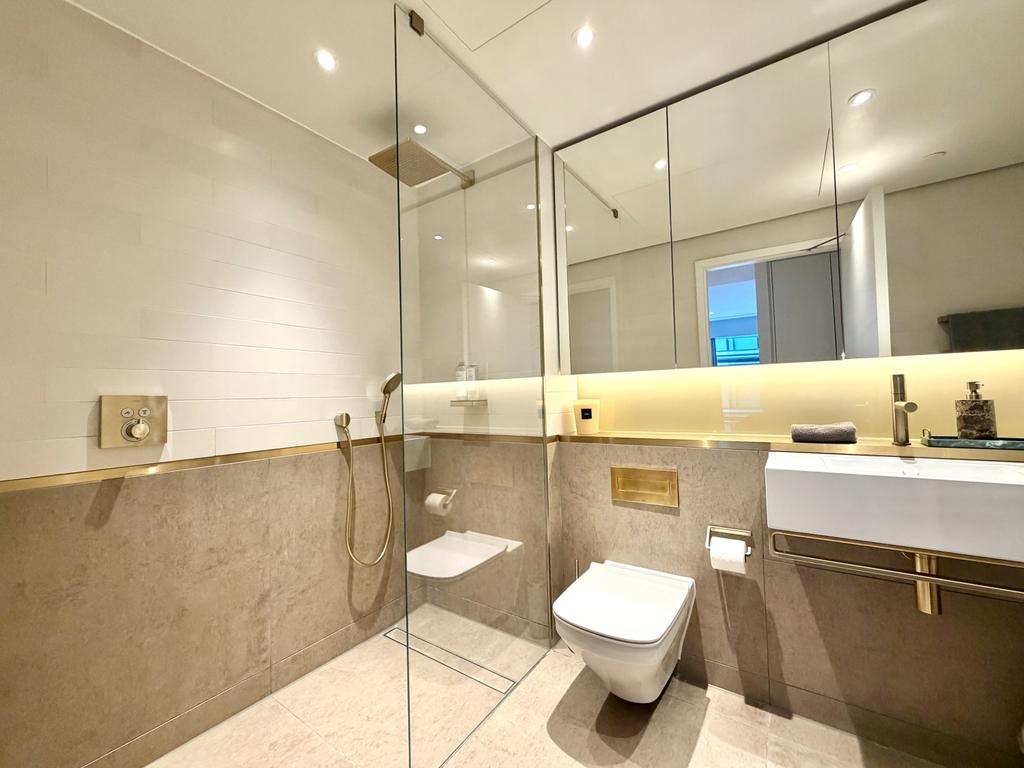 Master Bedroom Ensuite (1)