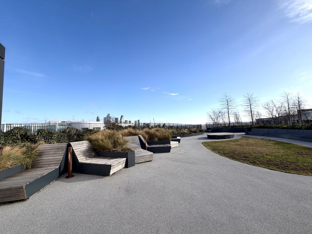 Communal Roof Terrace (3)