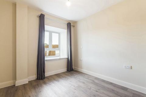 1 bedroom flat to rent, Guildgate House, High Street, Crowthorne, RG45