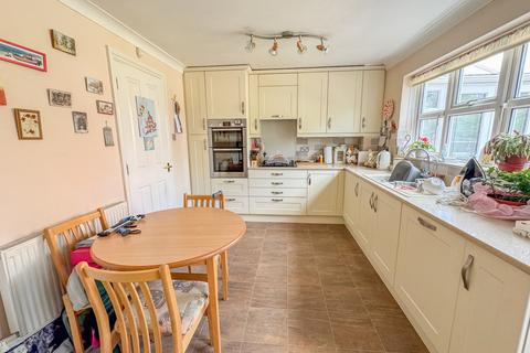 47 Barnwell Drive, Hockley, SS5 4UZ