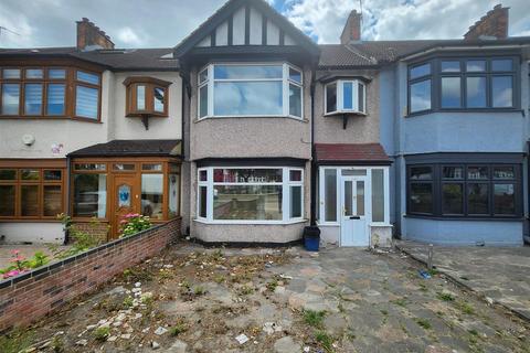 3 bedroom terraced house for sale, Eastern Avenue, Gants Hill - CHAIN FREE!