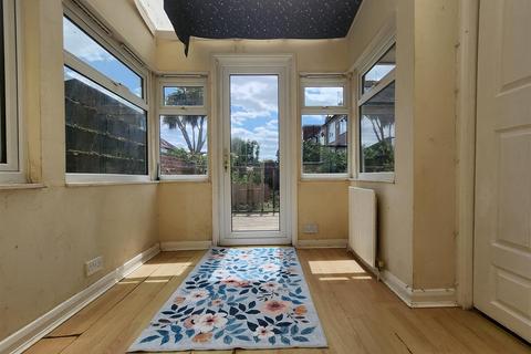 540 Eastern Avenue, Ilford, IG2 6PH