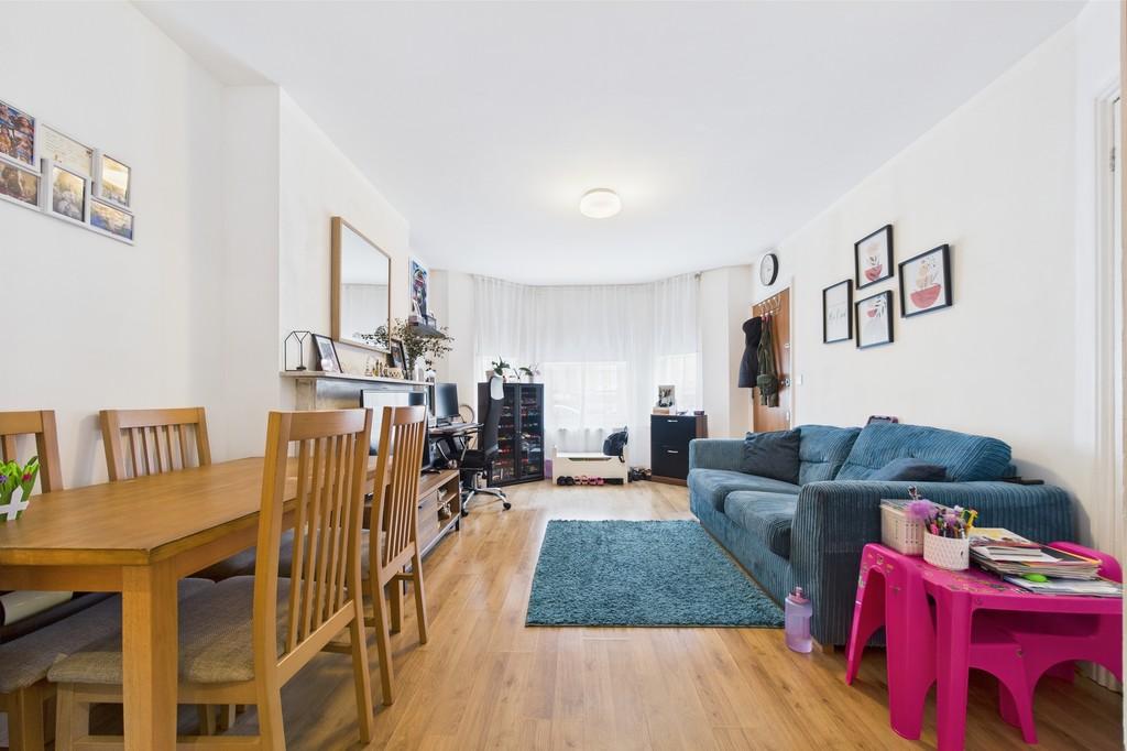 Cam01085 g0 pr0563 still003