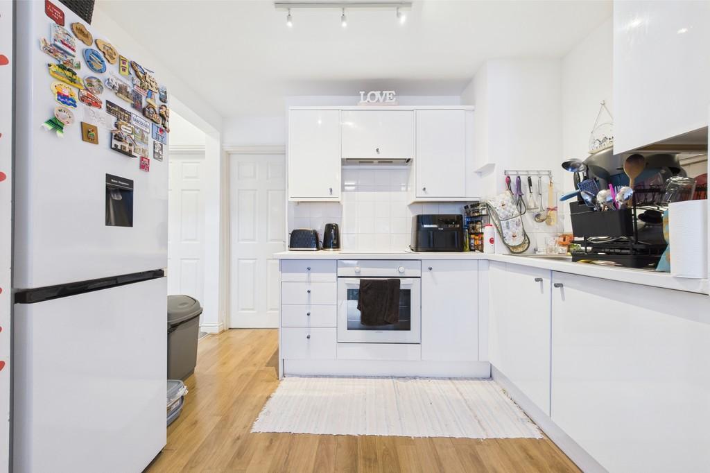 Cam01085 g0 pr0563 still005