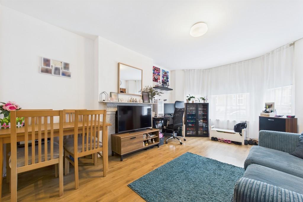 Cam01085 g0 pr0563 still002