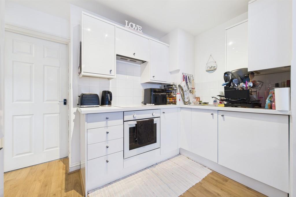 Cam01085 g0 pr0563 still004