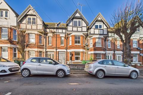2 bedroom ground floor flat for sale, Cambridge Gardens, Folkestone