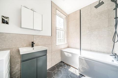 1 bedroom flat for sale, Fairlight Road, London SW17